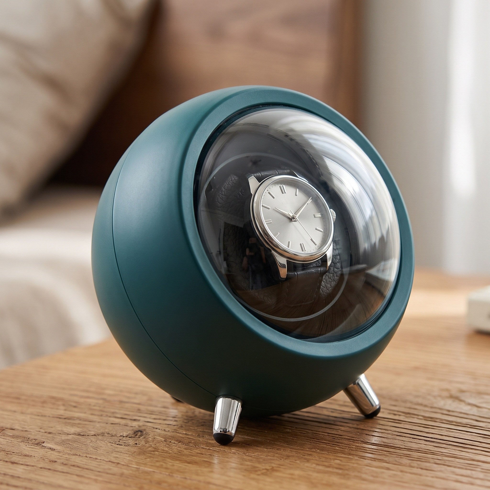 Watch through the Green winder’s clear dome