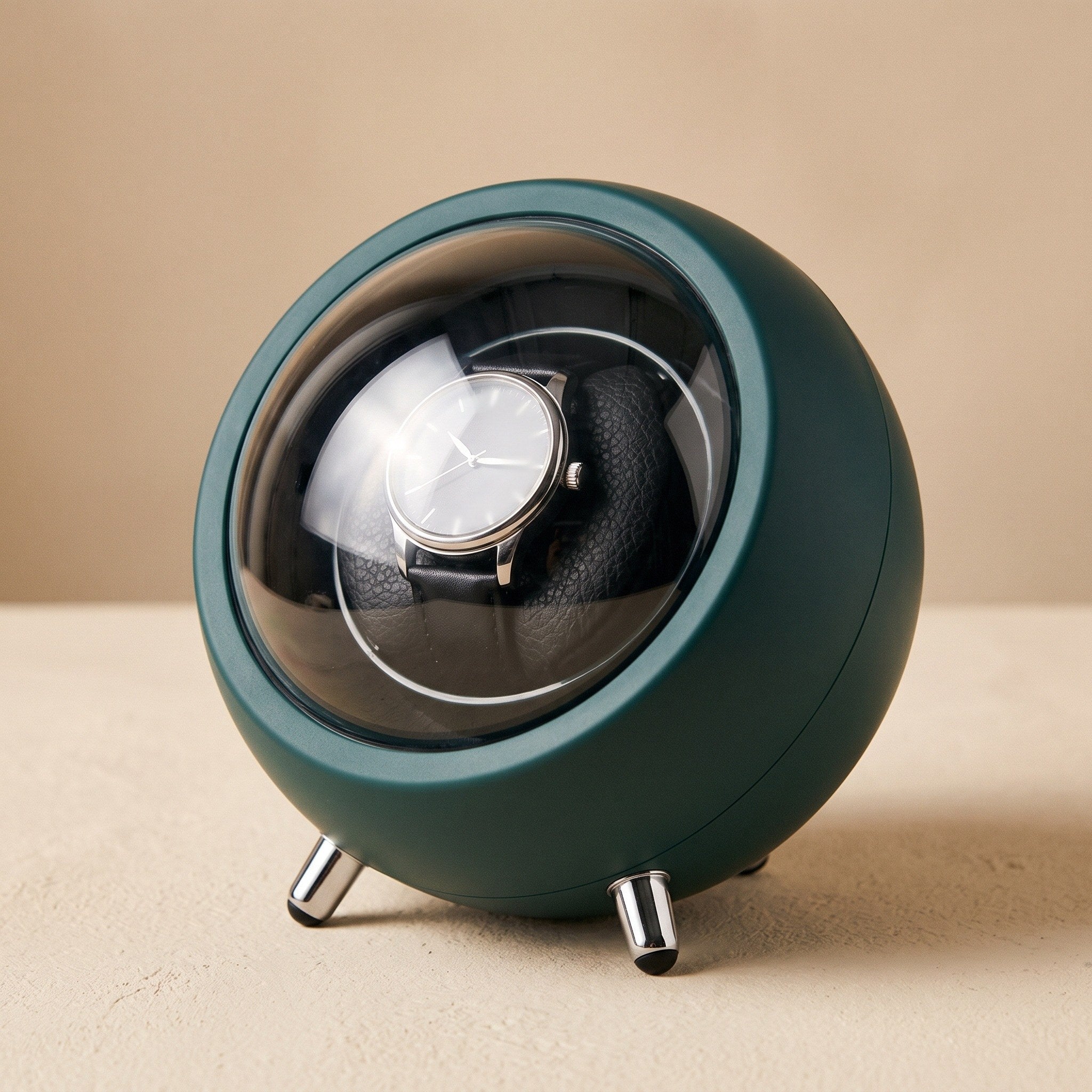 Green watch winder with its clear dome fitted